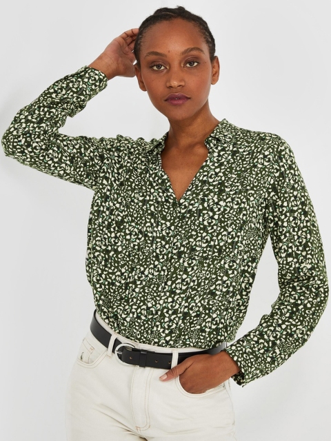 

promod Women Green & Off-White Regular Fit Printed Casual Shirt