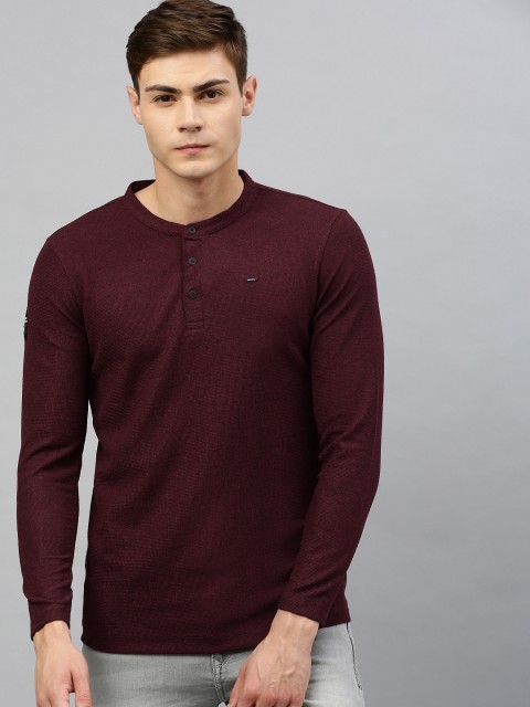 

SPYKAR Men Maroon Solid Henley Neck T-shirt