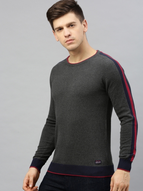 

SPYKAR Men Grey Slim Fit Solid Round Neck Pure Cotton T-shirt