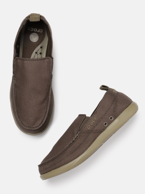 

Crocs Men Brown Walu Loafers