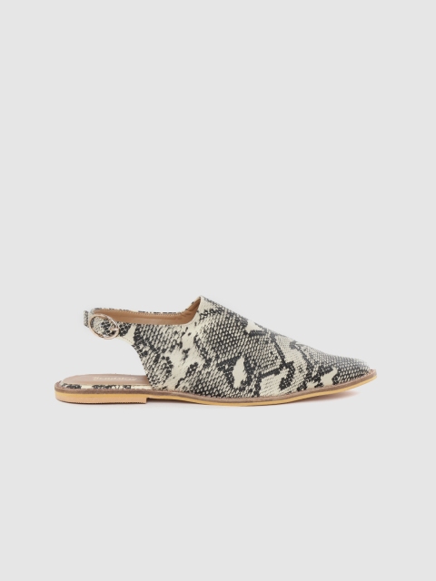 

Roadster Women Cream-Coloured & Black Snakeskin Textured Flats
