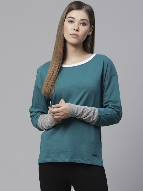 

Roadster Women Teal Green Solid Round Neck T-shirt