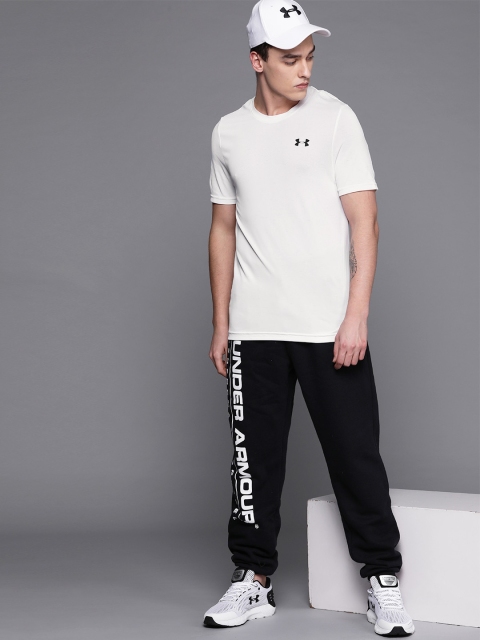 

UNDER ARMOUR Men Off-White Solid Seamless Fitted Training T-shirt