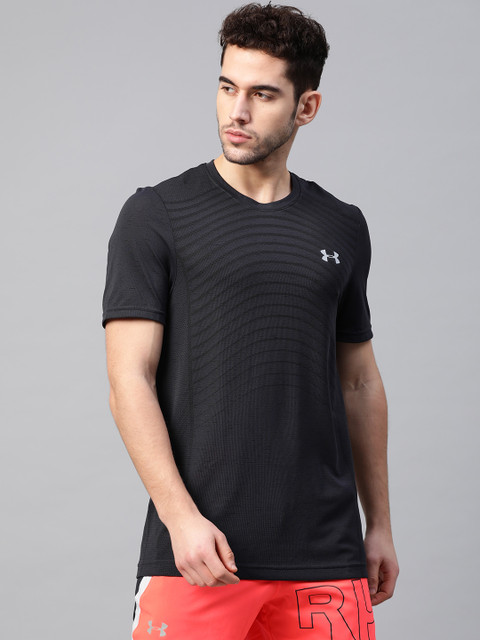 

UNDER ARMOUR Men Black Self Design Seamless Wave Training T-shirt