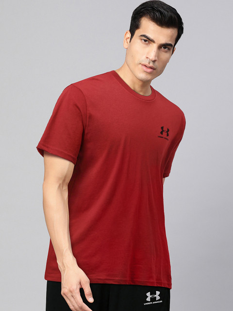 

UNDER ARMOUR Men Maroon Sportstyle Left Chest Solid Round Neck T-shirt