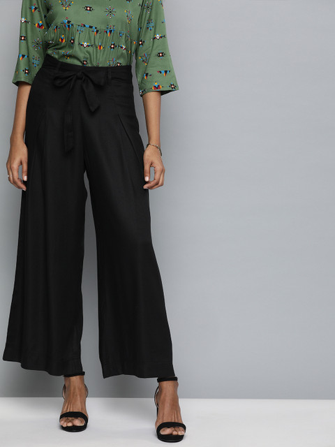 

HERE&NOW Women Black Solid Flared Cropped Palazzos
