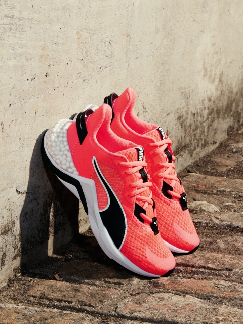 

Puma Women Coral Pink HYBRID NX Ozone Running Shoes