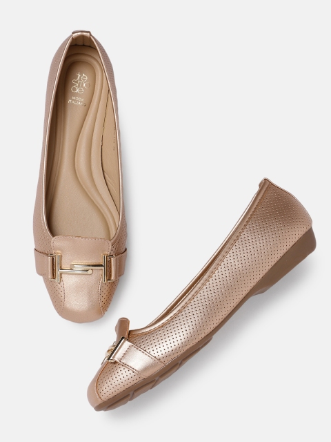 

Tresmode Women Champagne Textured Ballerinas