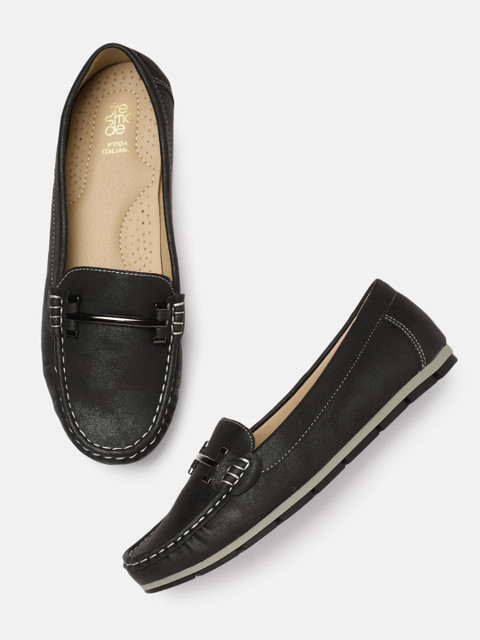 

Tresmode Women Black Loafers