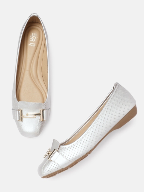 

Tresmode Women Silver-Toned Textured Ballerinas