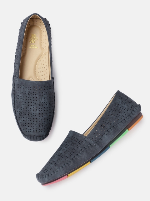 

Tresmode Women Navy Blue Solid Loafers
