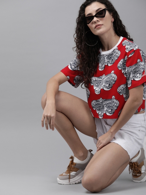

Budweiser Streetwear Co Women Red & Navy Printed Cropped Round Neck T-shirt