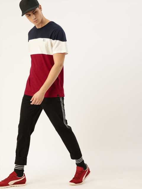 

SINGLE Men Maroon & White Colourblocked Slim Fit Round Neck T-shirt