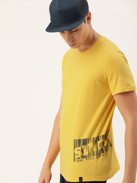 

SINGLE Men Yellow Solid Slim Fit Round Neck T-shirt With Printed Detail