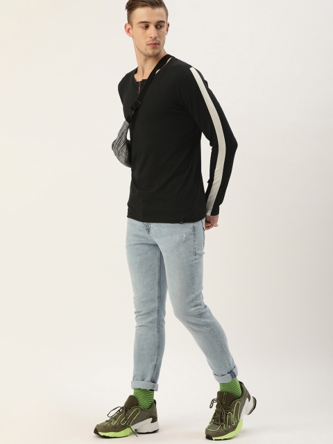 

SINGLE Men Black Solid Slim Fit Round Neck Pure Cotton T-shirt With Striped Detail