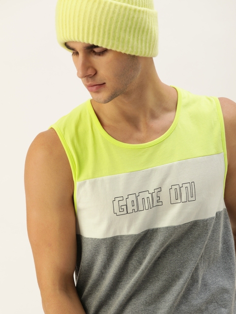 

SINGLE Men Grey & White Colourblocked Boxy Fit Round Neck T-shirt