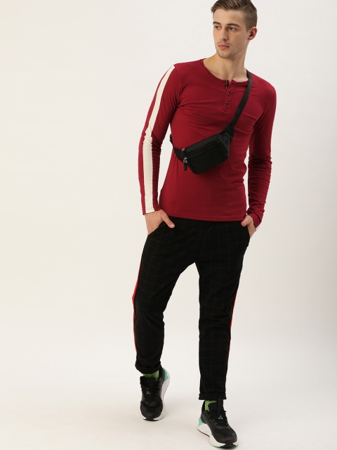

SINGLE Men Maroon Solid Slim Fit Henley Neck Pure Cotton T-shirt With Striped Detail
