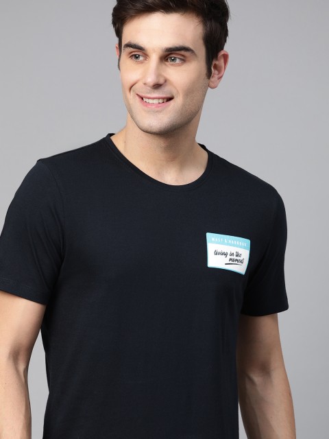 

Mast & Harbour Men Navy Blue Solid Round Neck T-shirt