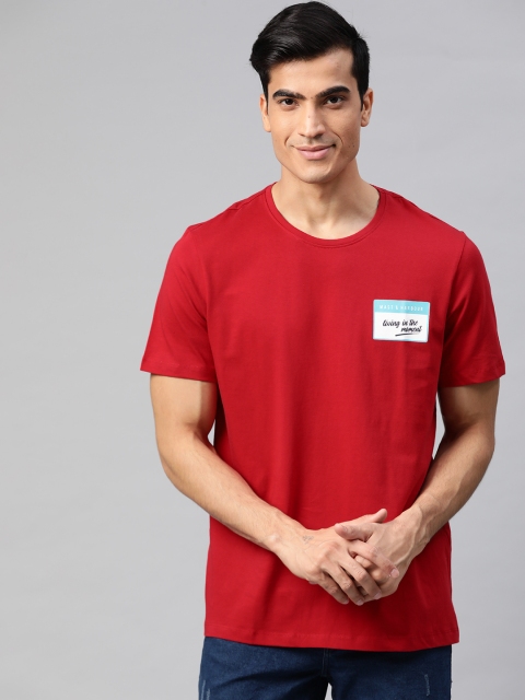 

Mast & Harbour Men Red Solid Round Neck T-shirt