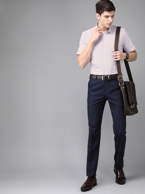 

Park Avenue Men Purple Regular Fit Checked Formal Shirt