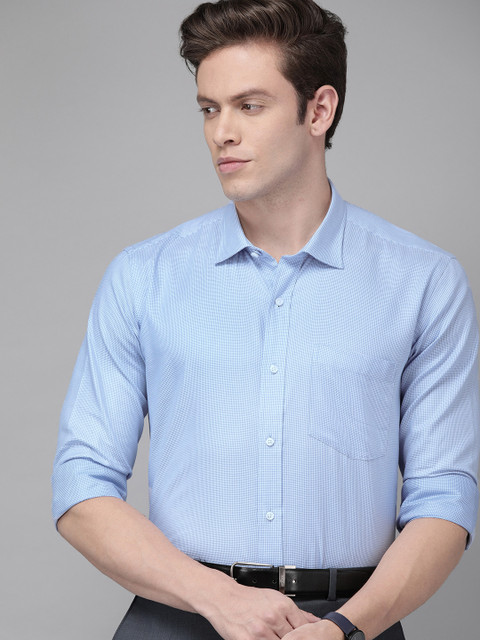 

Park Avenue Men Blue & White Regular Fit Checked Formal Shirt