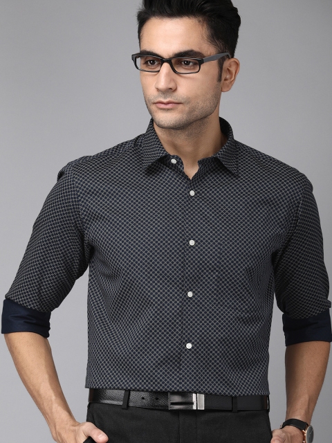 

Park Avenue Men Navy Blue & Cream-Coloured Slim Fit Printed Formal Shirt