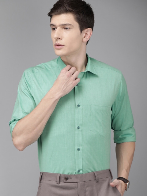 

Park Avenue Men Green Solid Regular Fit Party Shirt