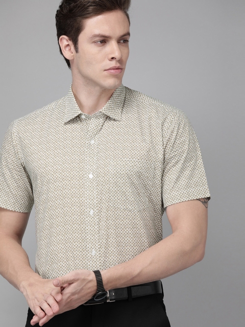 

Park Avenue Men Olive Green & White Regular Fit Printed Formal Shirt