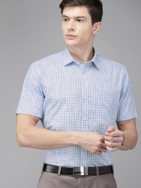 

Park Avenue Men Blue & White Checked Regular Fit Formal Shirt
