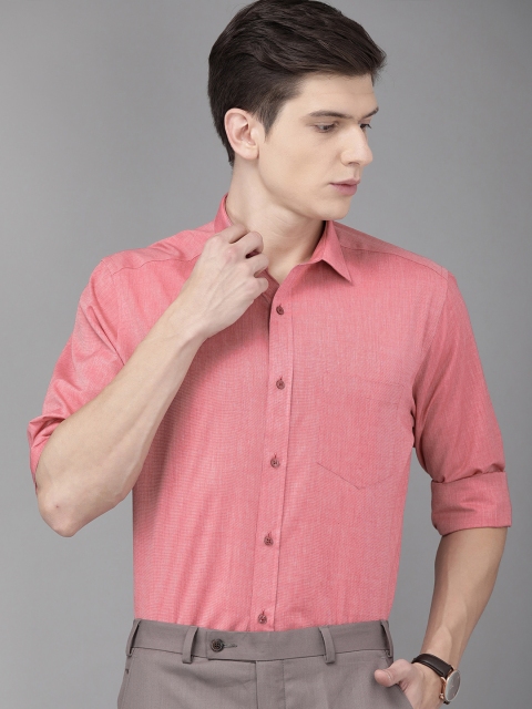 

Park Avenue Men Red Solid Regular Fit Party Shirt