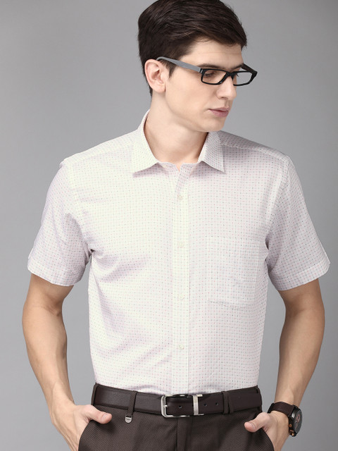 

Park Avenue Men White & Red Checked Regular Fit Formal Shirt
