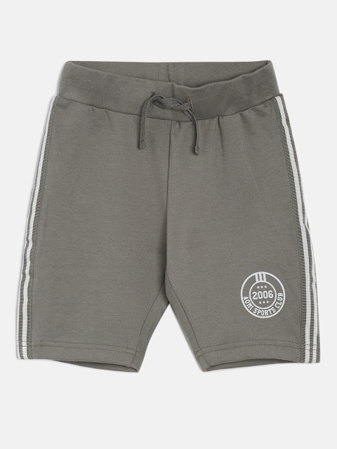 

Aomi Boys Grey Solid Regular Fit Shorts