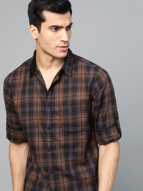 

Roadster Men Brown & Black Regular Fit Checked Casual Shirt
