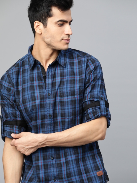 

Roadster Men Blue & Black Regular Fit Checked Casual Shirt
