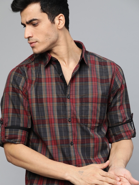 

Roadster Men Charcoal Grey & Red Regular Fit Checked Casual Shirt