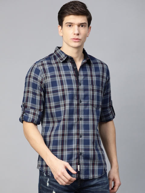 

Roadster Men Blue & Red Regular Fit Checked Casual Shirt