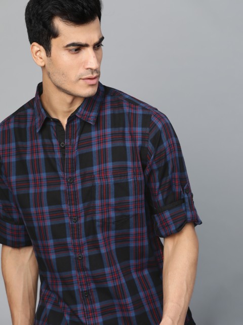 

Roadster Men Black & Blue Regular Fit Checked Casual Shirt