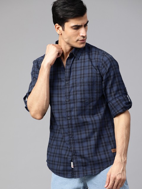 

Roadster Men Navy Blue & Black Regular Fit Checked Casual Shirt