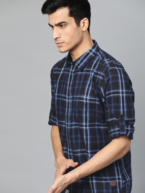 

Roadster Men Black & Blue Regular Fit Checked Casual Shirt