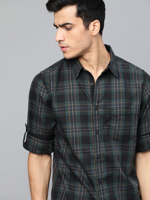 

Roadster Men Green & Black Regular Fit Checked Casual Shirt