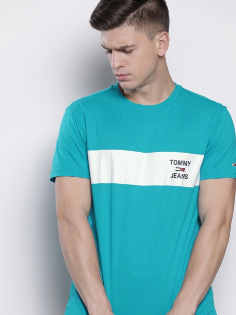 

Tommy Hilfiger Men Turquoise Blue & White Colourblocked Round Neck T-shirt