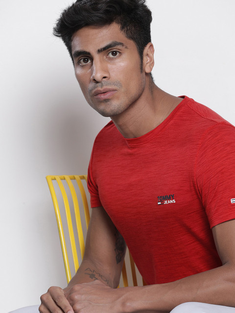 

Tommy Hilfiger Men Red Solid Round Neck T-shirt