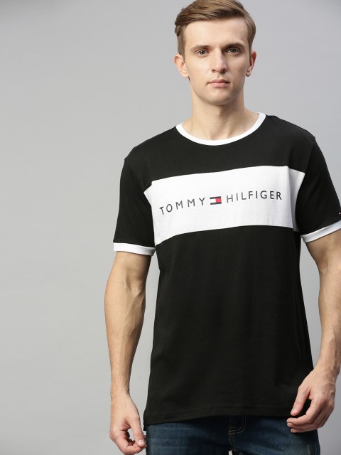 

Tommy Hilfiger Men Black Colourblocked Round Neck T-shirt