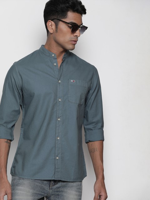 

Tommy Hilfiger Men Blue Regular Fit Solid Casual Shirt