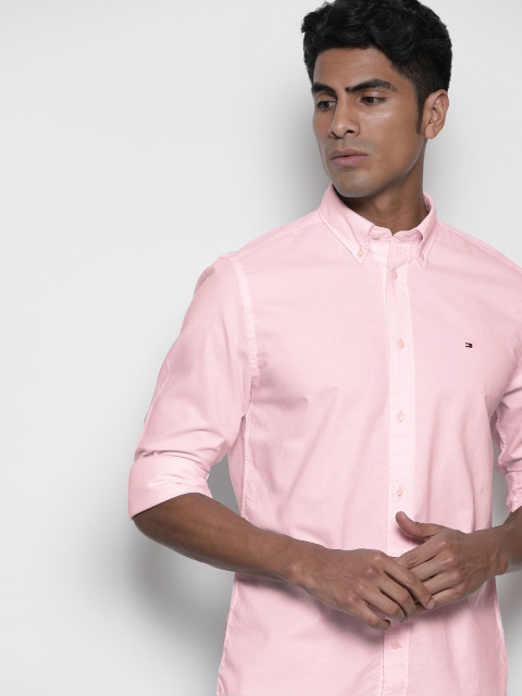 

Tommy Hilfiger Men Pink Regular Fit Solid Casual Shirt