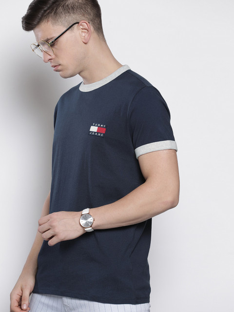 

Tommy Hilfiger Men Navy Blue Solid Round Neck T-shirt