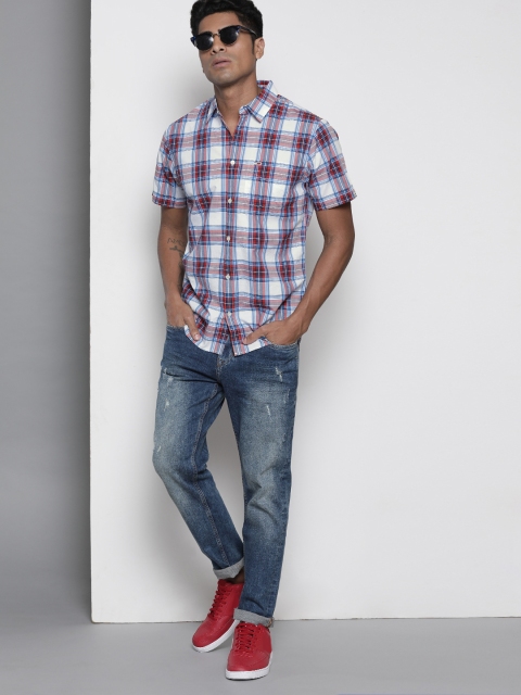 

Tommy Hilfiger Men White & Red Regular Fit Checked Casual Shirt