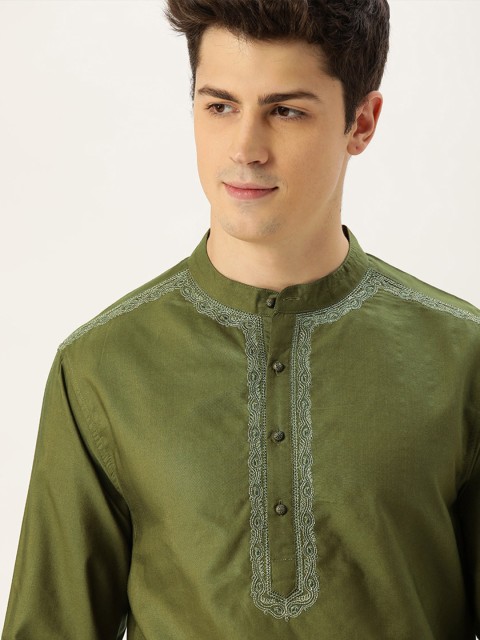 

House of Pataudi Men Green Solid Straight Kurta with Embroidery