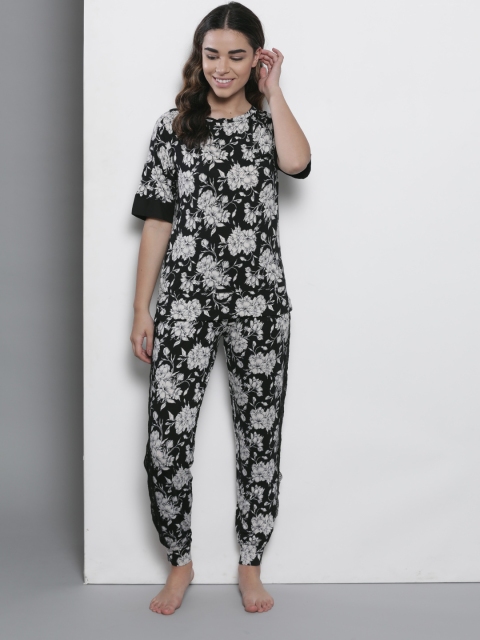 

Marks & Spencer Women Black & Off-White Printed Night suit
