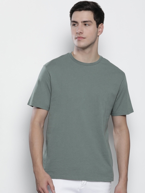 

Marks & Spencer Men Green Solid Round Neck T-shirt